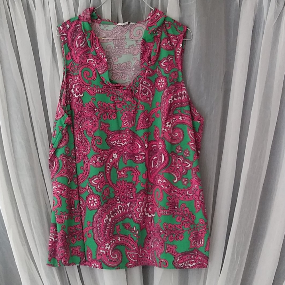 Crown & Ivy sleeveless top